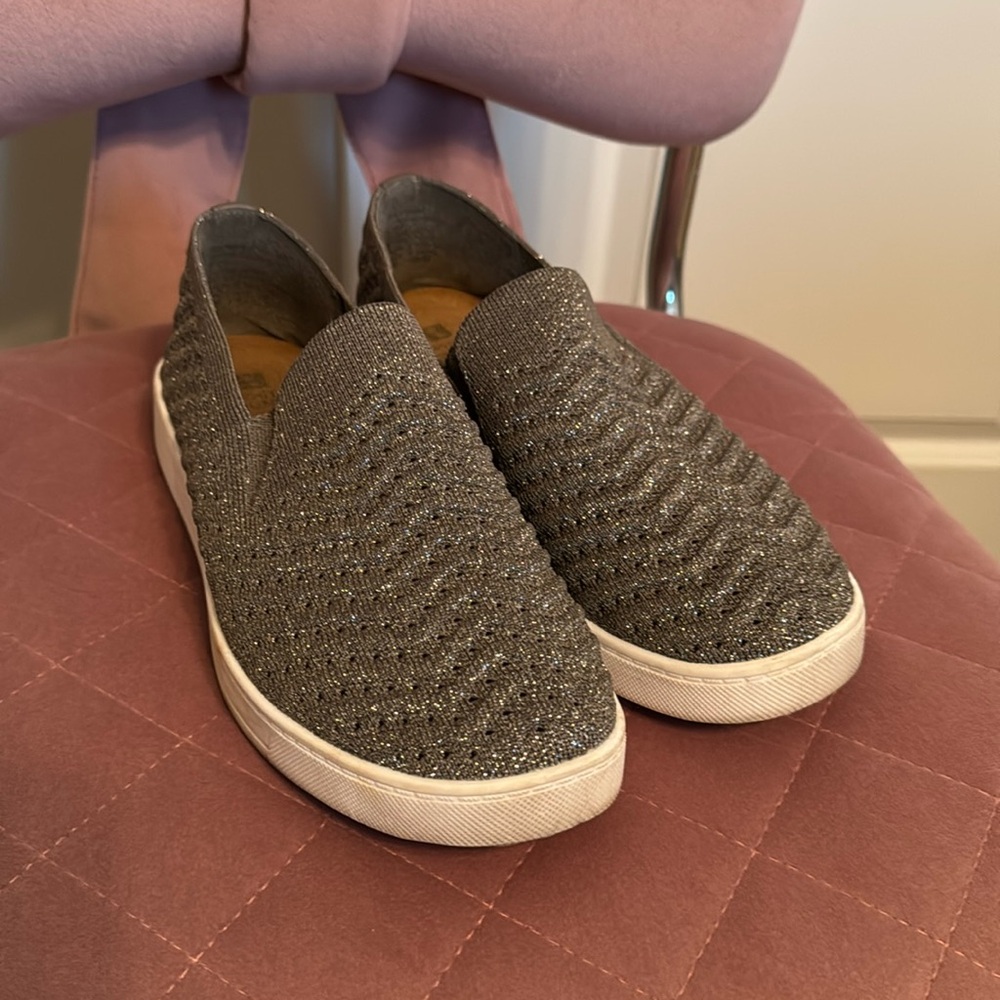 White mountain slip on sneakers silver metallic